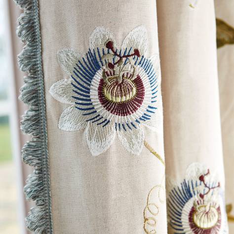 Sanderson A Celebration of the National Trust Passion Vine Fabric - Sage - DNTF237195