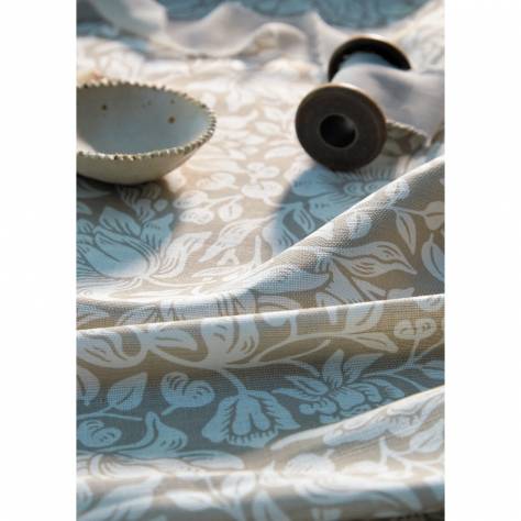William Morris & Co Simply Morris Fabrics Pimpernel Fabric - Cochineal Pink - MSIM226900 - Image 4