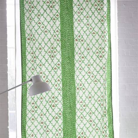 Designers Guild Porcelaine De Chine Fabrics Pergola Trellis Fabric - Emerald - FDG3021/02 - Image 2