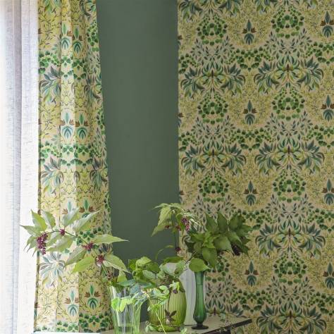 Designers Guild Ikebana Fabrics Karakusa Fabric - Emerald - FDG3079/01 - Image 2