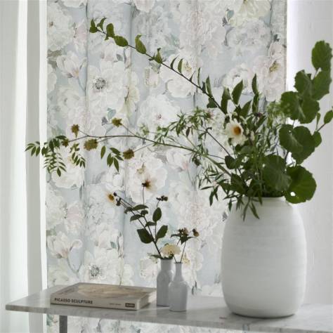 Designers Guild Ghirlanda Fabrics Fleur Blanche Fabric - Platinum - FDG3145/01