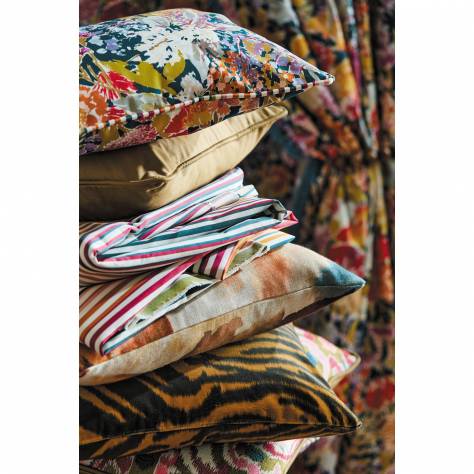 Harlequin Palmetto Fabrics Demoiselle Fabric - Graphite/Almond - HGAT120433 - Image 2