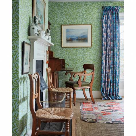 William Morris & Co Queen Square Wallpapers Willow Bough Wallpaper - Sky/Leaf Green - DBPW216948