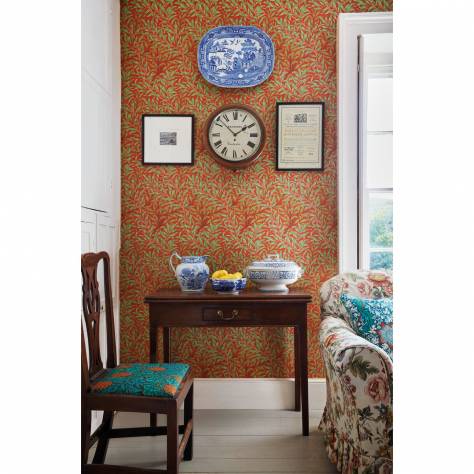 William Morris & Co Queen Square Wallpapers Sunflwer Wallpaper - Chocolate/Red - DBPW216960