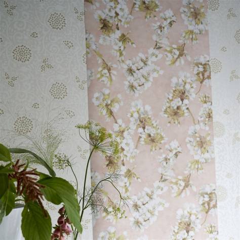 Designers Guild Porcelaine De Chine Wallpapers Fleur D'assam Wallpaper - Cameo - PDG1148/04