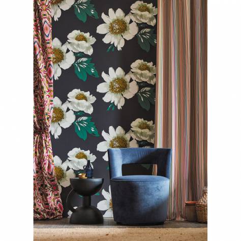 Harlequin Colour 2 Wallpapers Paeonia Wallpaper - Black Earth/Fig Leaf/Gold - HQN2112841